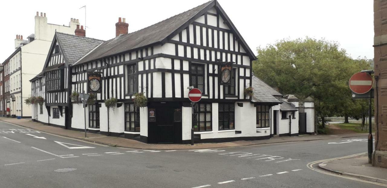 Queens Head Inn Monmouth Extérieur photo